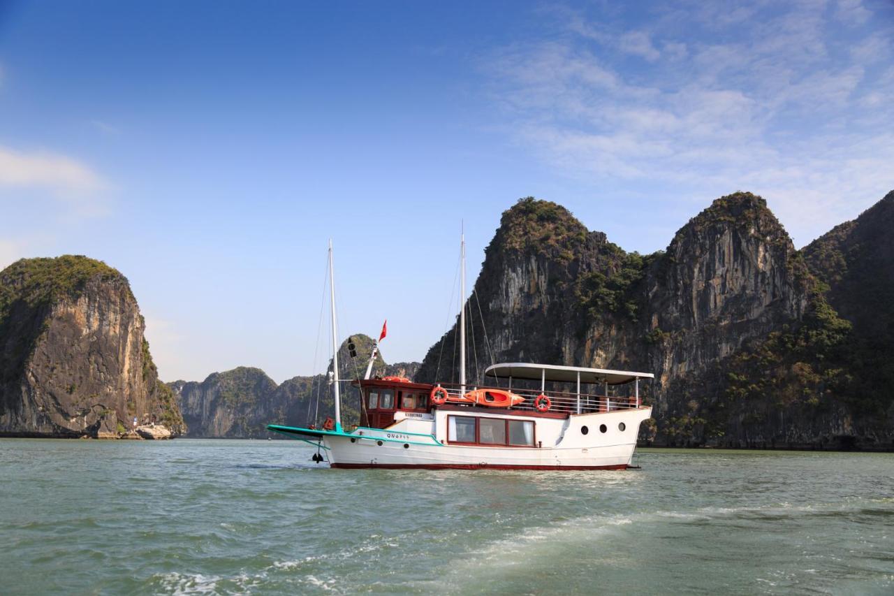 Emeraude Classic Cruises Hạ Long Exterior foto
