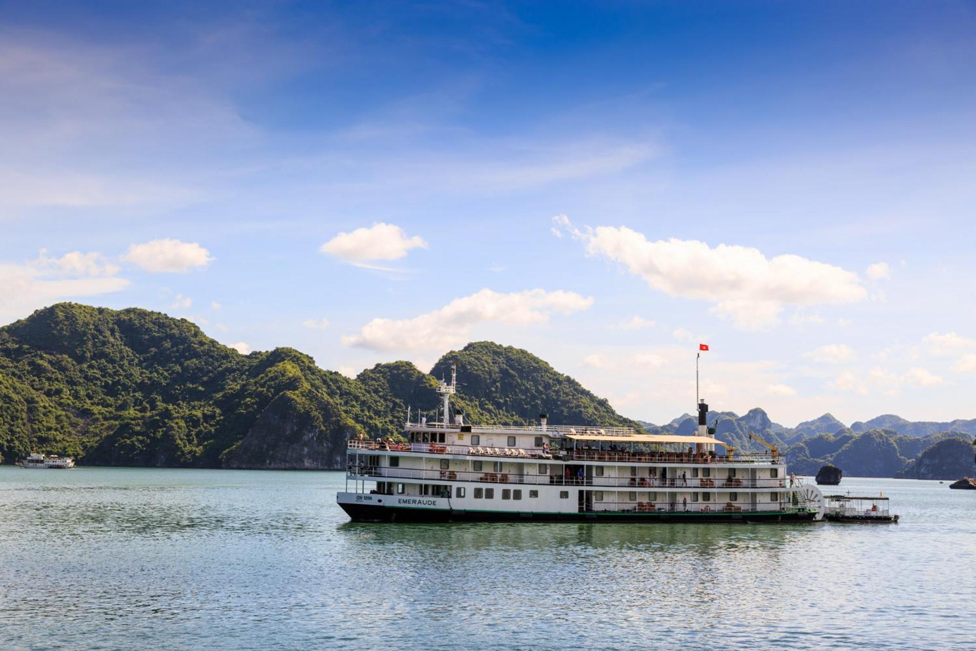 Emeraude Classic Cruises Hạ Long Exterior foto