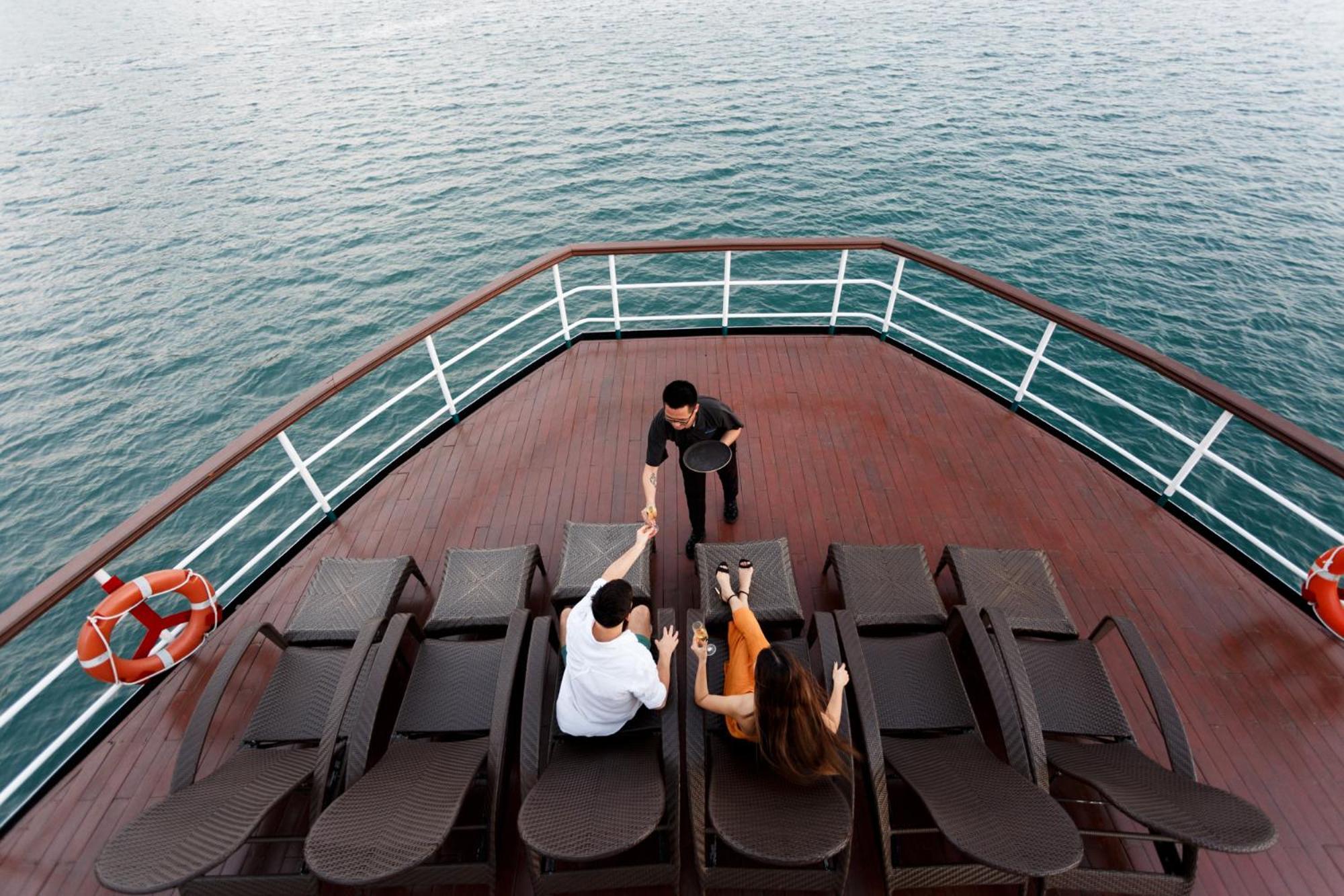Emeraude Classic Cruises Hạ Long Exterior foto