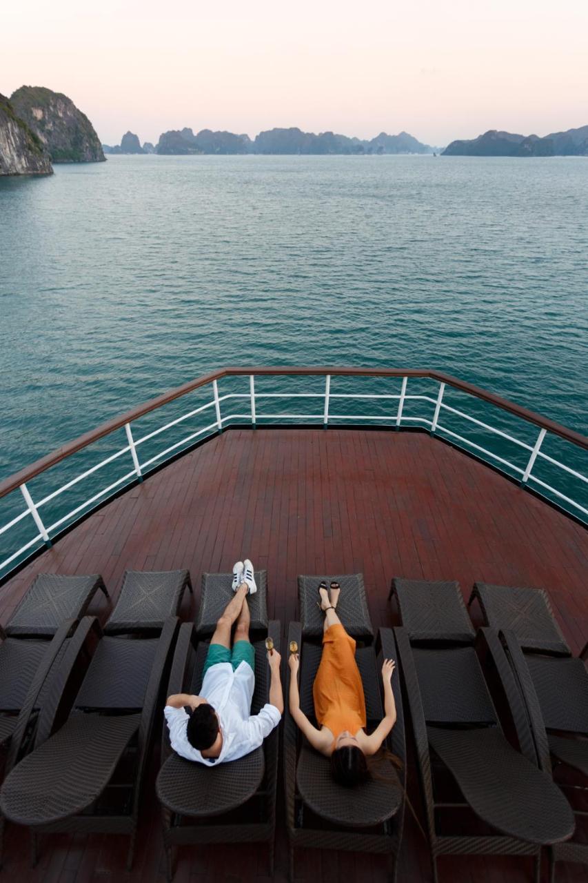 Emeraude Classic Cruises Hạ Long Exterior foto