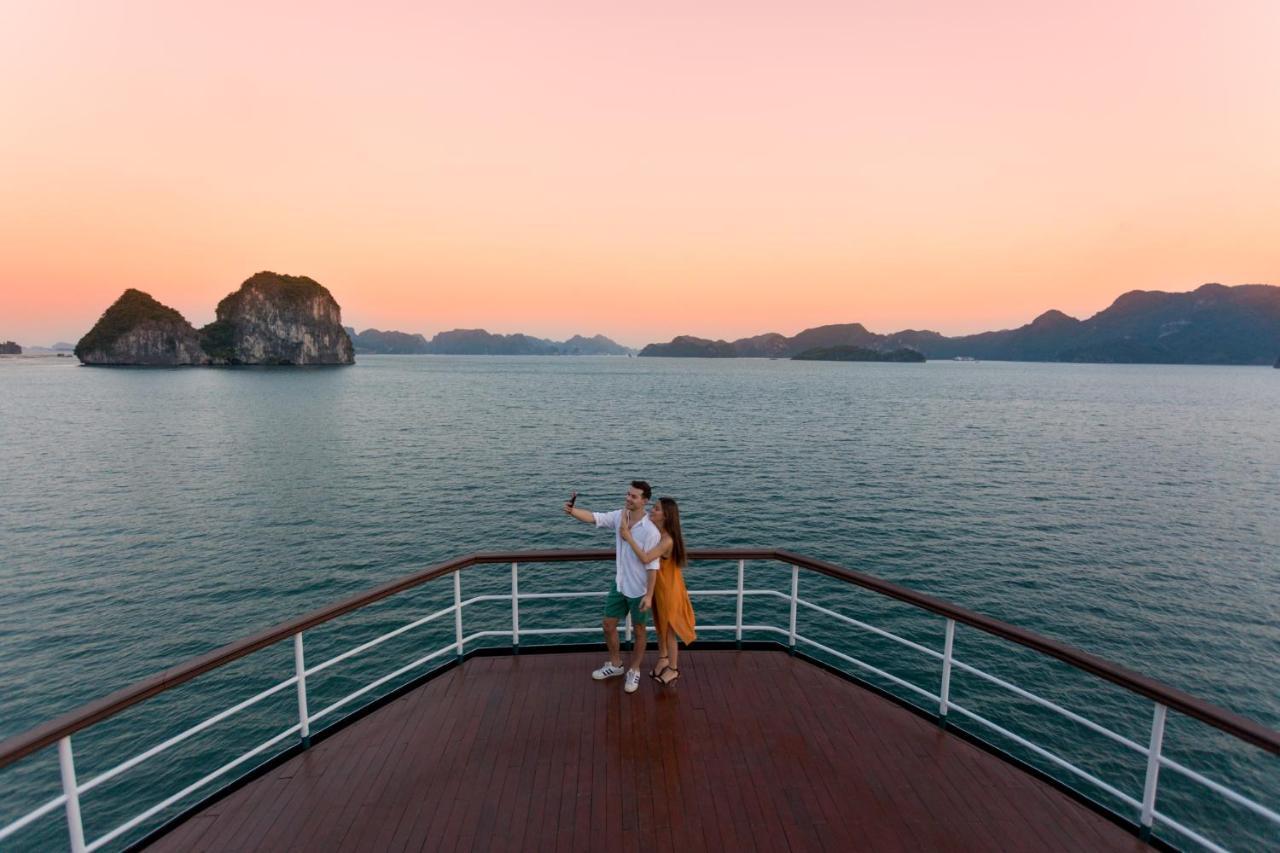 Emeraude Classic Cruises Hạ Long Exterior foto